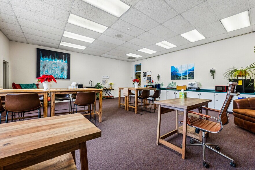 More Photos Of 658 S East St, Bayfield Flex For Sale