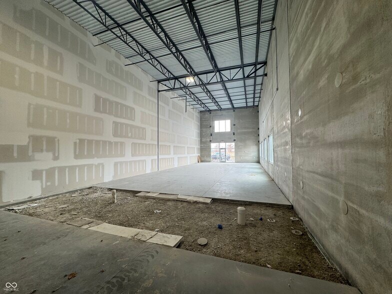 More Photos Of 14226 Bergen Blvd, Noblesville Flex For Sale