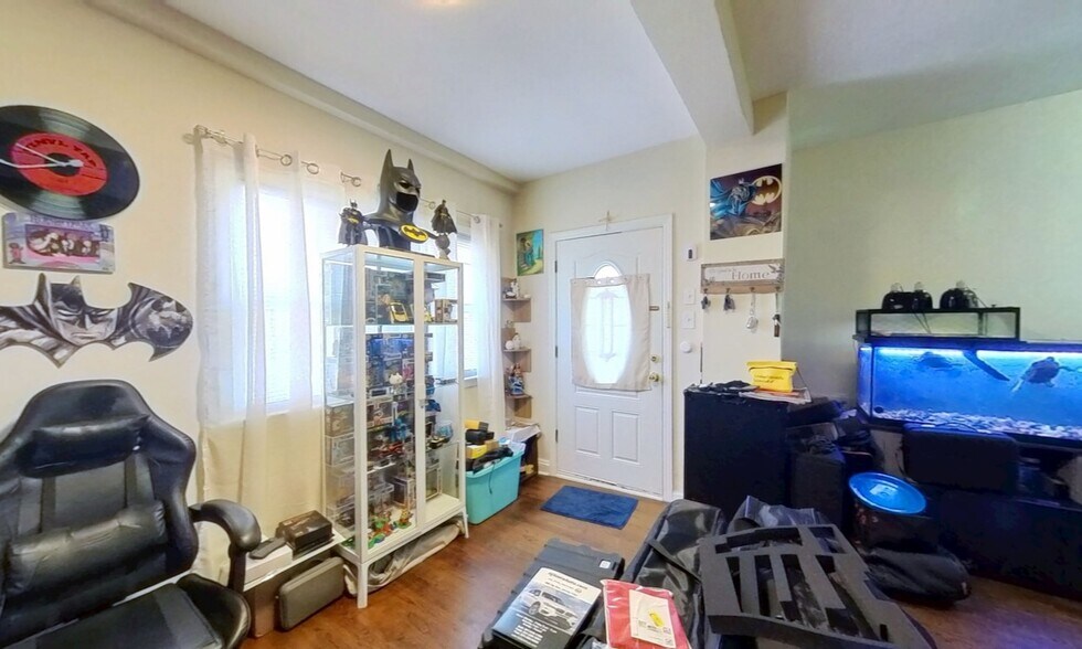 More Photos Of 71 Honiss St, Belleville Apartments For Sale