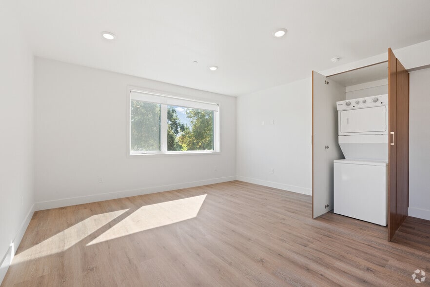 More Photos Of 301 D St, West Sacramento Apartments For Sale
