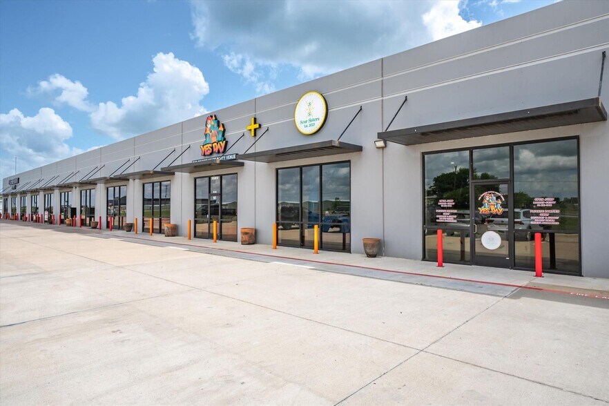 Primary Photo Of 21891 Highway 80, Wills Point Flex For Lease