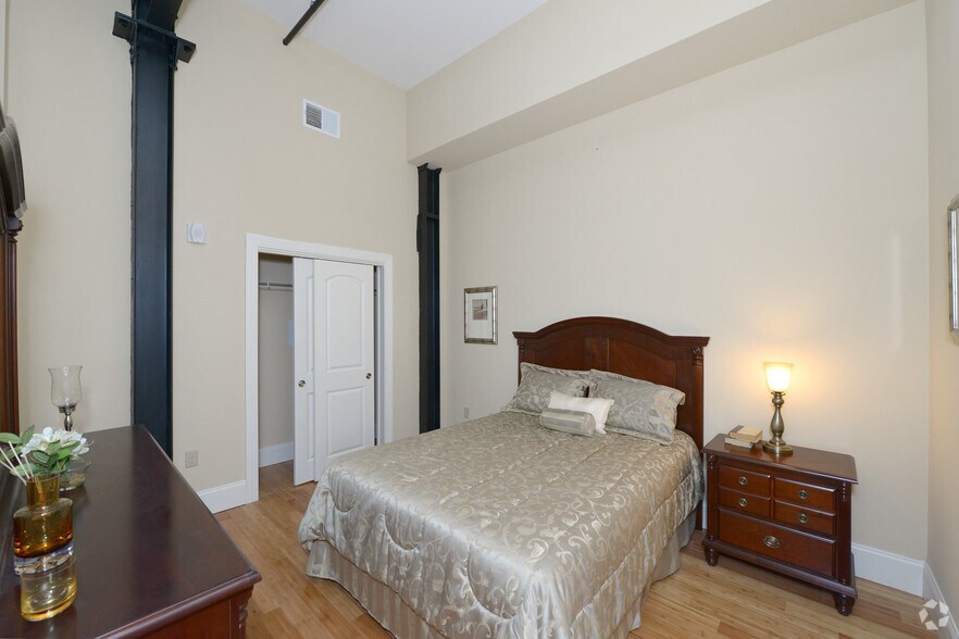 More Photos Of 12 Eagle St, Providence Apartments For Lease