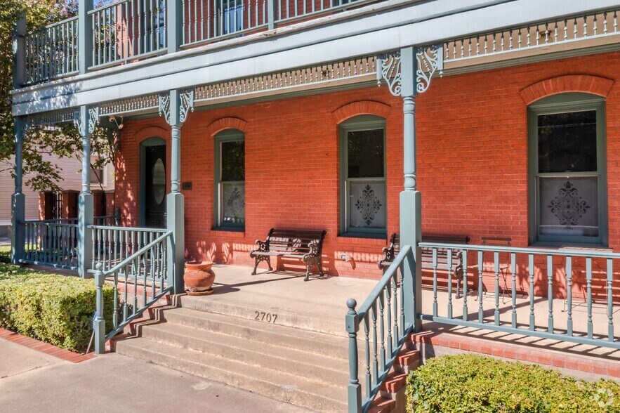 More Photos Of 2707 State St, Dallas Office Residential For Lease