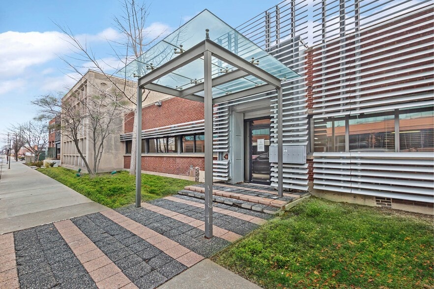 More Photos Of 3401 N California Ave, Chicago Warehouse For Lease