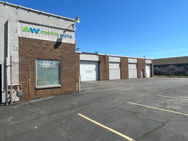 More Photos Of 1020 W Laskey Rd, Toledo Service For Lease