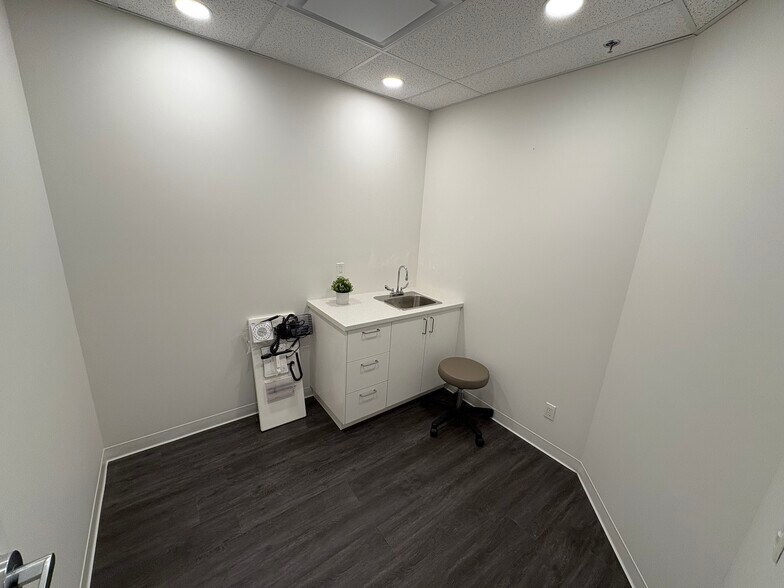 More Photos Of 11770 Fraser St, Maple Ridge Medical For Lease