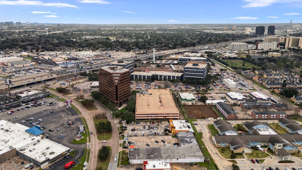More Photos Of 8777 S Gessner Dr, Houston Freestanding For Lease