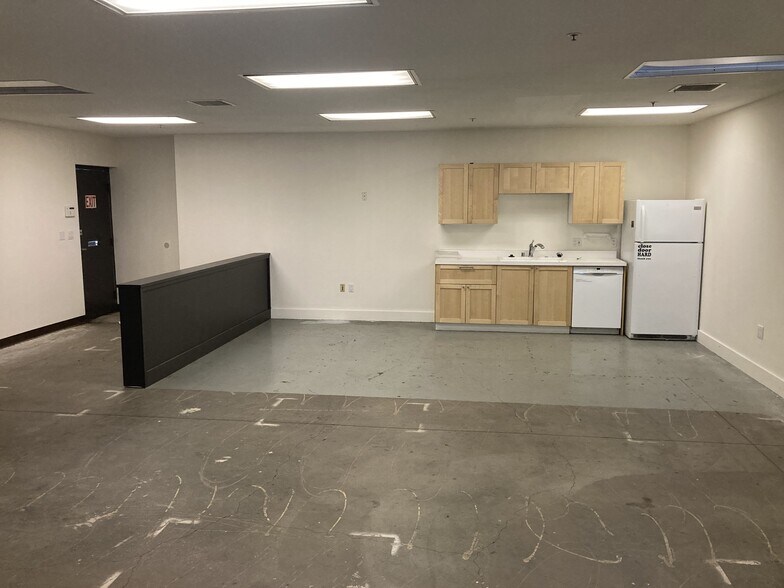More Photos Of 1000 Quesada Ave, San Francisco Warehouse For Lease