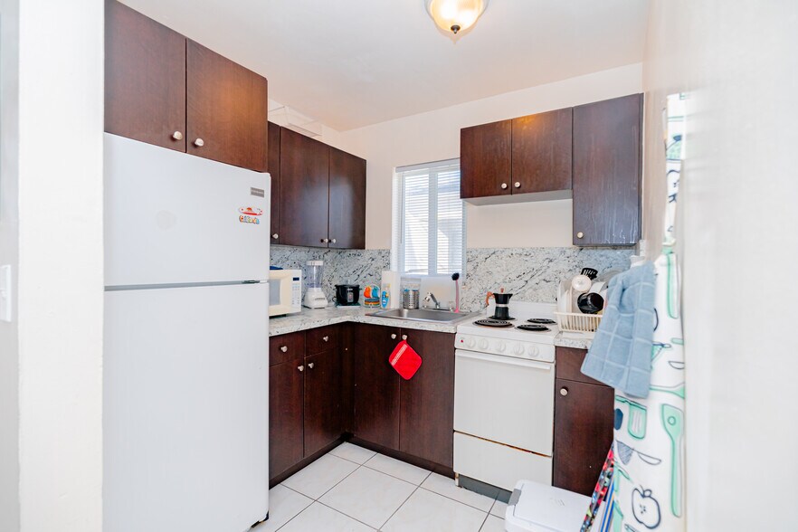 More Photos Of 960 Biarritz Dr, Miami Beach Apartments For Sale