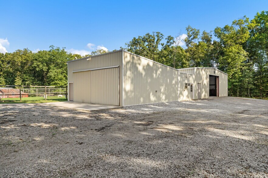 More Photos Of 354 County Road 172, Florence Flex For Sale