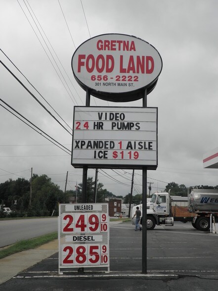More Photos Of 300 N Main St, Gretna Supermarket For Lease