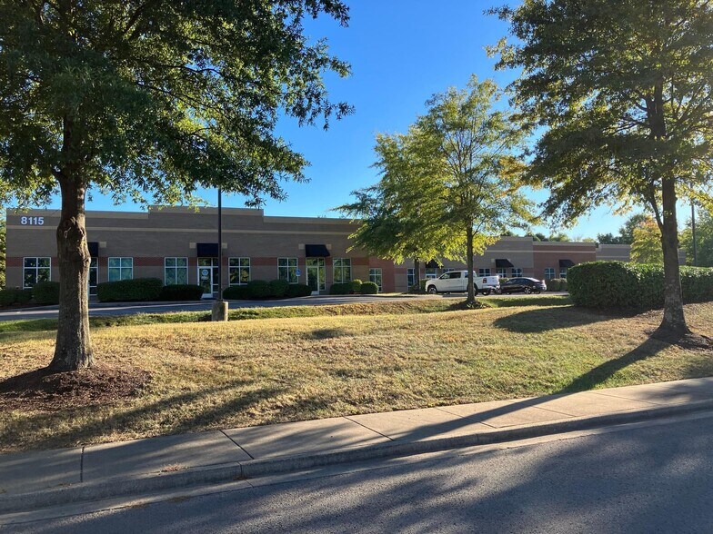 More Photos Of 8115 Isabella Ln, Brentwood Loft Creative Space For Lease