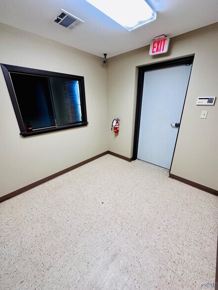 More Photos Of 188 Technology Ln, Gray Warehouse For Lease