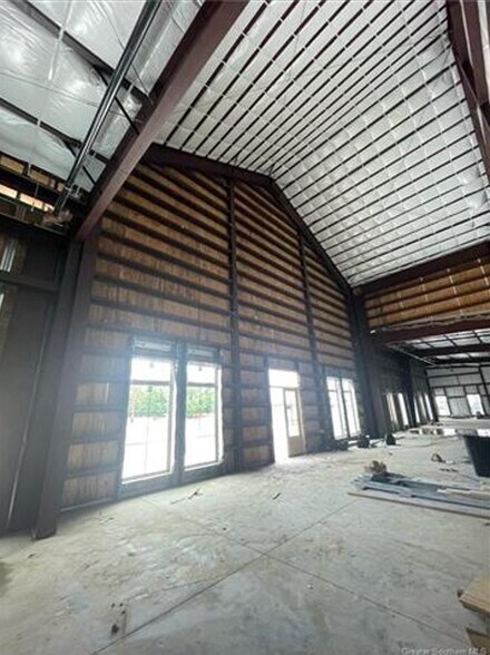 More Photos Of 1920 E McNeese St, Lake Charles Office For Lease