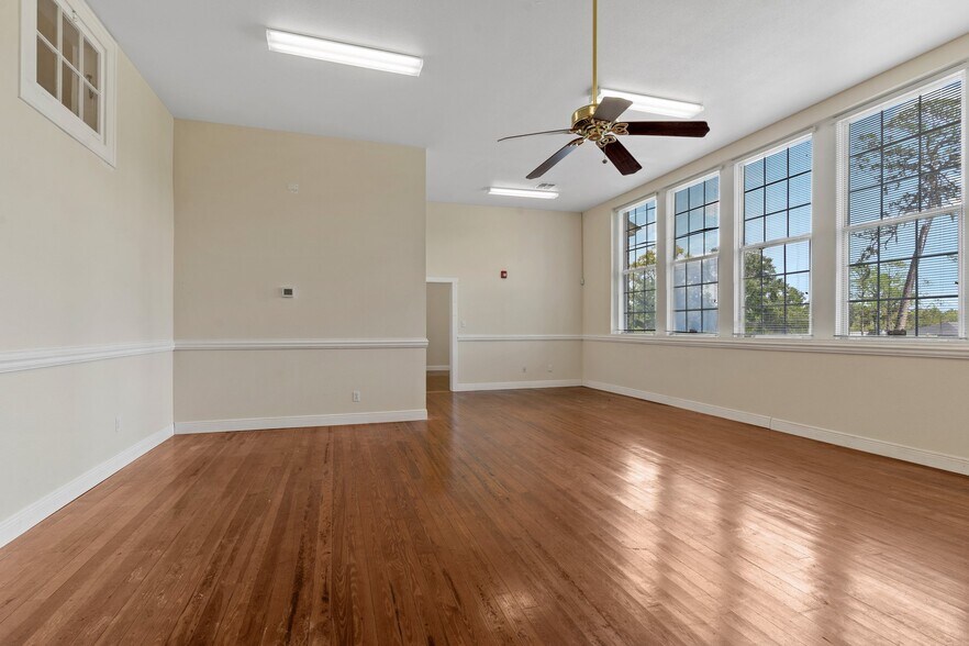 More Photos Of 1476 SW Main St, Greenville Medical For Sale