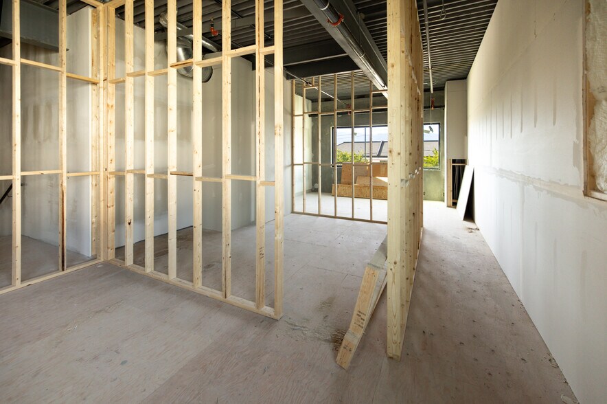 More Photos Of 3101 45 Av, Vernon Warehouse For Sale