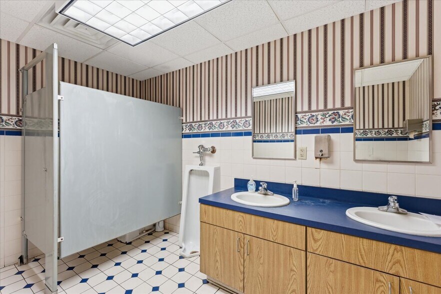 More Photos Of 1609 W 1st North St, Morristown Loft Creative Space For Sale