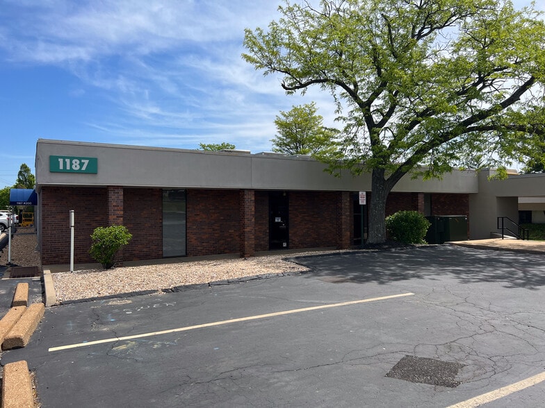 Primary Photo Of 1187 Corporate Lake Dr, Creve Coeur Office For Lease
