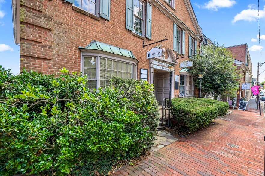 More Photos Of 3 E Market St, Leesburg Office For Sale
