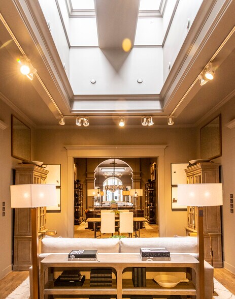 More Photos Of 710-720 State St, Santa Barbara General Retail For Lease