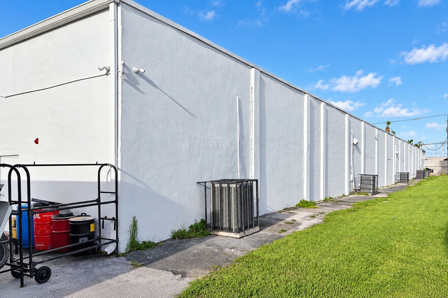 More Photos Of 10600 NW 77th Ave, Hialeah Gardens Freestanding For Sale