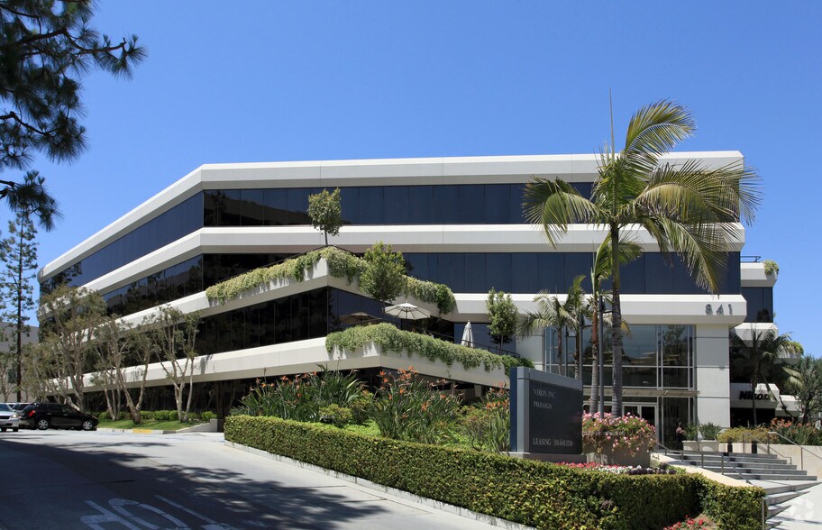 More Photos Of 841 Apollo St, El Segundo Office For Lease