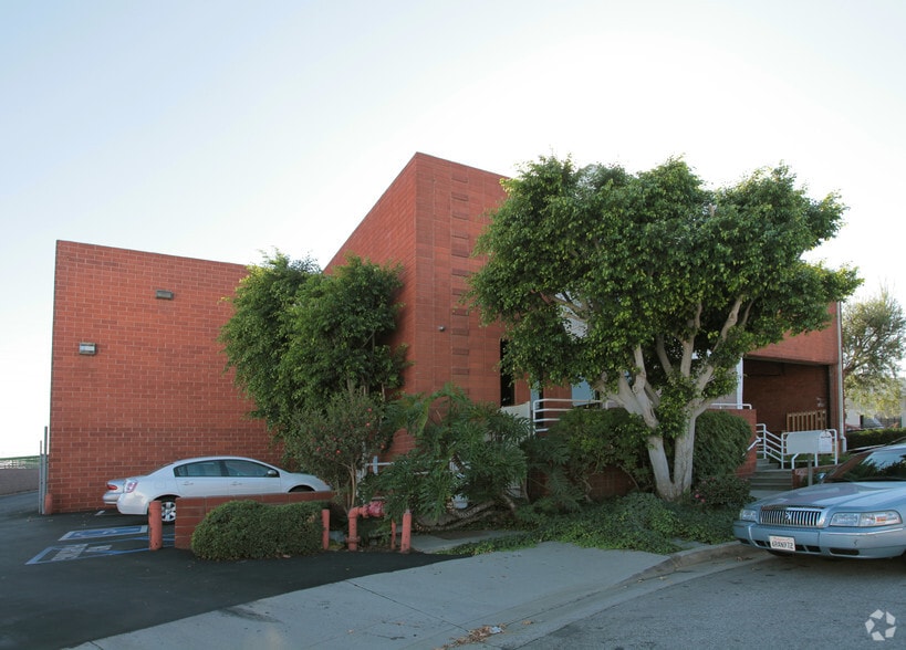 More Photos Of 1206-1210 W Jon St, Torrance Warehouse For Lease