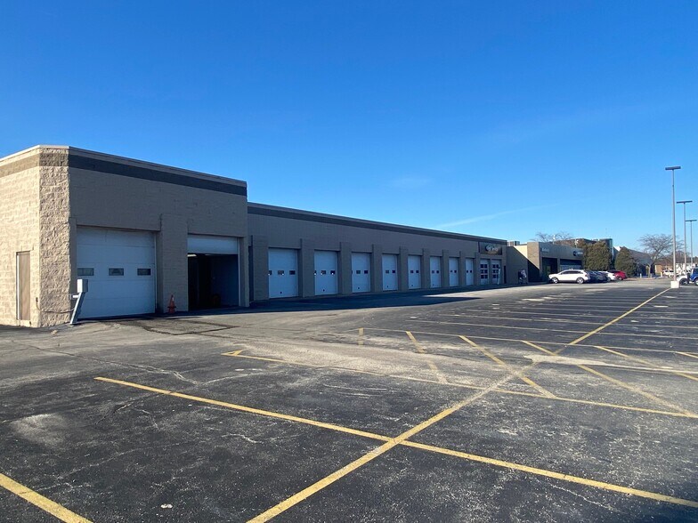 More Photos Of 8301 N 76th St, Milwaukee Light Manufacturing For Sale