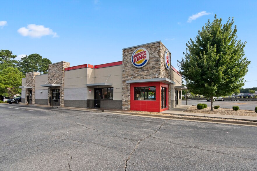 Primary Photo Of 2357 Main St East, Snellville Fast Food For Sale