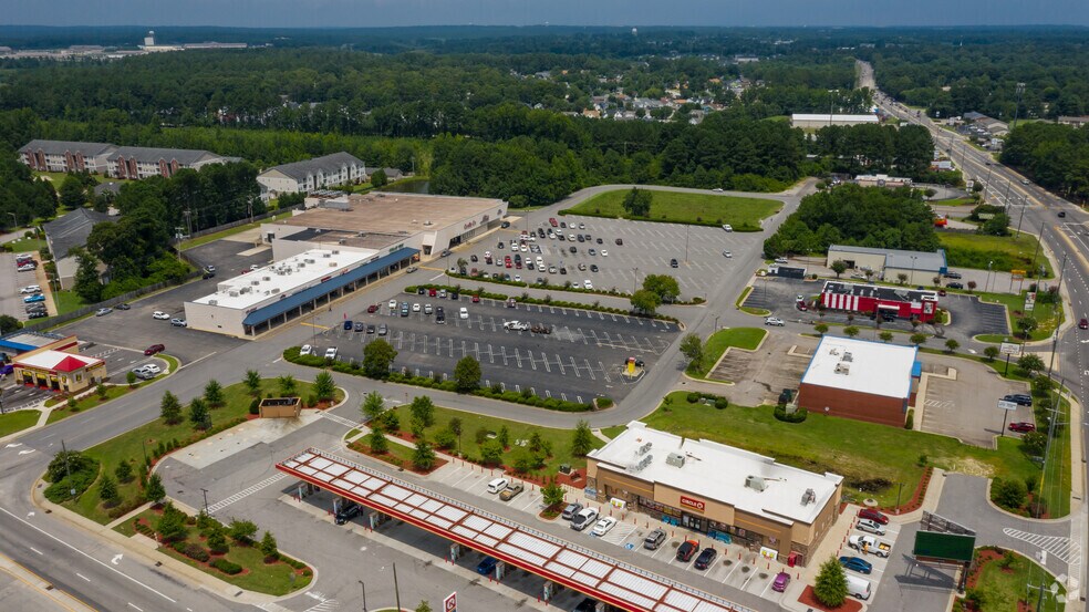 More Photos Of 690-700 S Reilly Rd, Fayetteville General Retail For Lease
