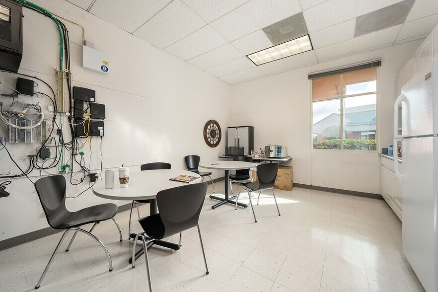 More Photos Of 104 Gateway Center Dr, Paso Robles Office Residential For Lease