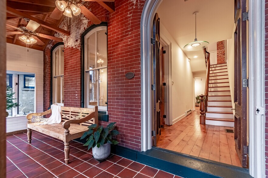 More Photos Of 24 N Main St, Lambertville Office For Sale