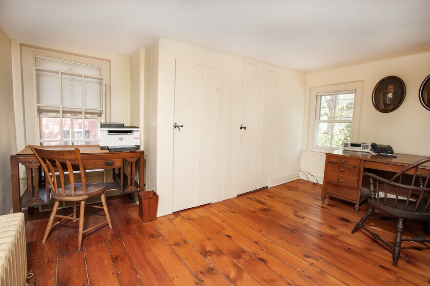 More Photos Of 69 E Oakland Ave, Doylestown Office For Sale