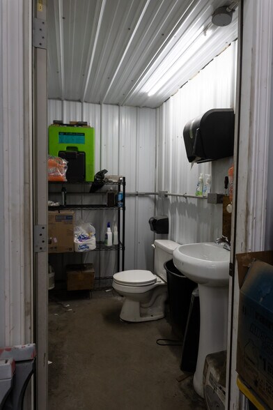 More Photos Of 2800 NY-49, West Monroe Auto Repair For Sale