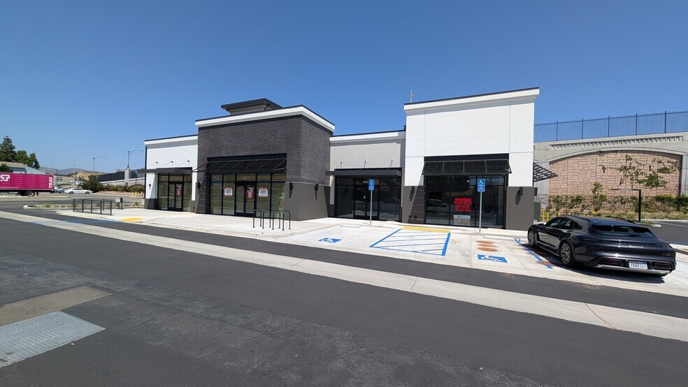 More Photos Of 2095 E Orangethorpe Ave, Placentia Fast Food For Lease