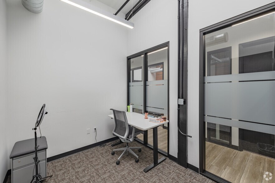 More Photos Of 101-167 N Old Woodward Ave, Birmingham Office For Lease