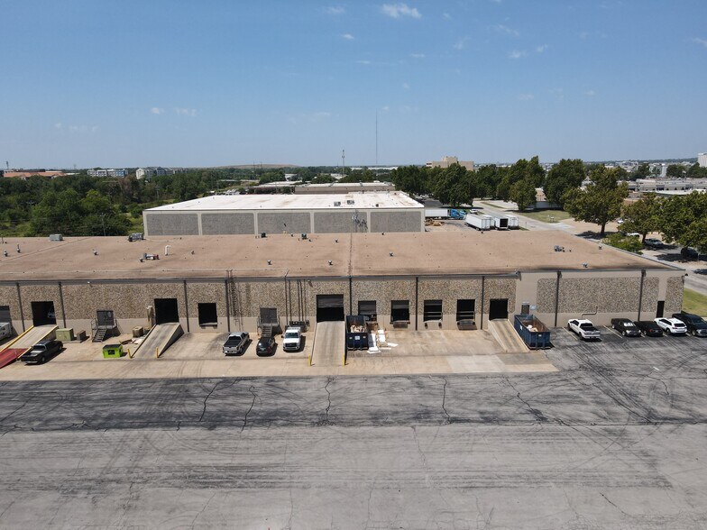 More Photos Of 4130-4150 Will Rogers Pky, Oklahoma City Warehouse For Lease
