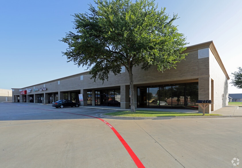 More Photos Of 980 N Walnut Creek Dr, Mansfield Unknown For Lease
