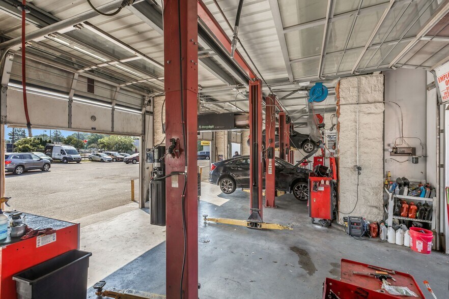 More Photos Of 2245 Murfreesboro Rd, Nashville Carwash For Sale