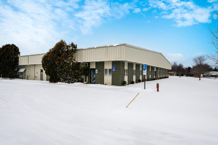 More Photos Of 2291 Traversefield Dr, Traverse City Manufacturing For Lease