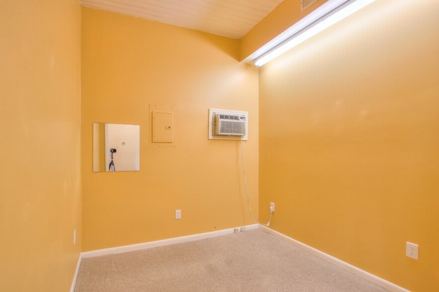 More Photos Of 5294 Main St, Spring Hill Office Residential For Sale