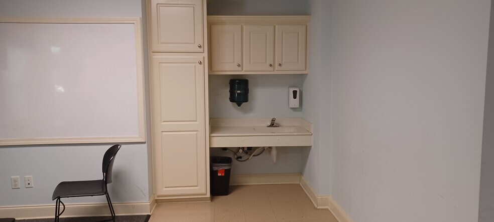 More Photos Of 9478 Winding Way Ln, Jonesboro Office For Sale