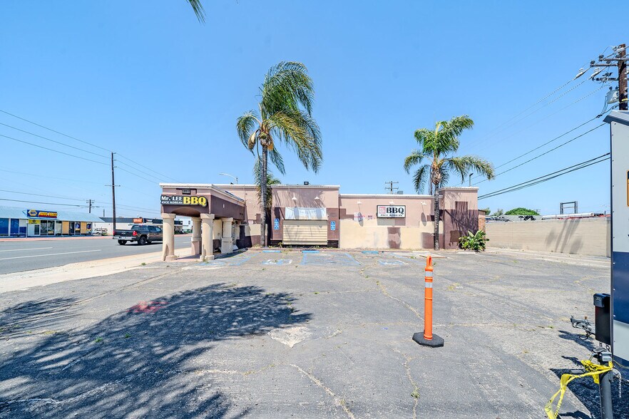 More Photos Of 10712 Beach Blvd, Stanton Restaurant For Sale