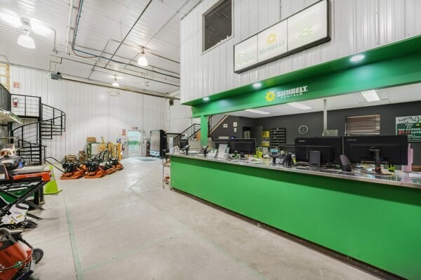 More Photos Of 30 Industrial Dr, Sylvan Lake Service For Lease