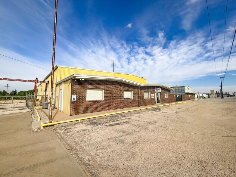 More Photos Of 3803 Mankins Ave, Odessa Warehouse For Sale