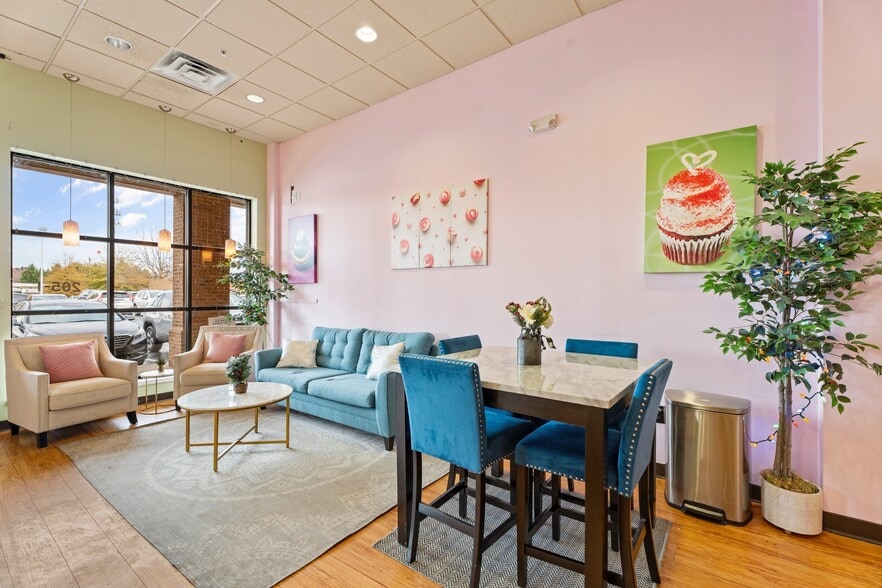 More Photos Of 203-205 S Stratford Rd, Winston-Salem Freestanding For Lease