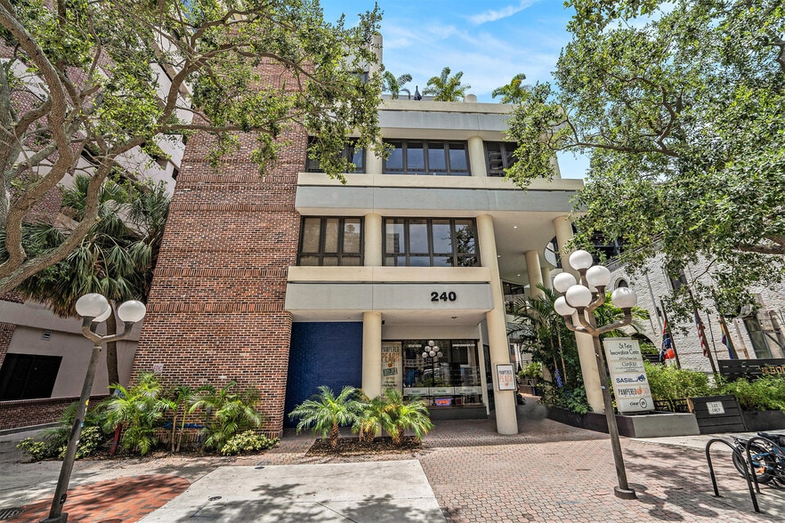 More Photos Of 240 1st Ave S, Saint Petersburg Loft Creative Space For Sale
