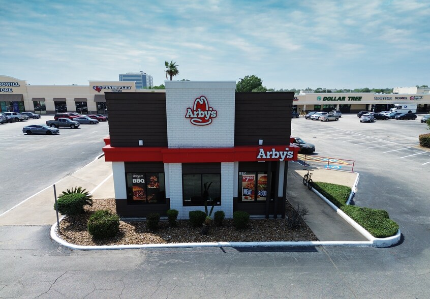 Primary Photo Of 2415 Bay Area Blvd, Houston Fast Food For Sale