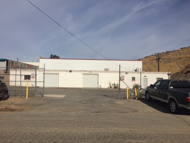 More Photos Of 23045 Drayton St, Santa Clarita Warehouse For Sale