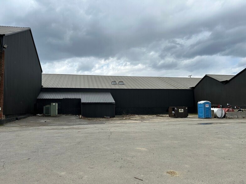 More Photos Of 100 S Bridge St, Struthers Industrial For Lease